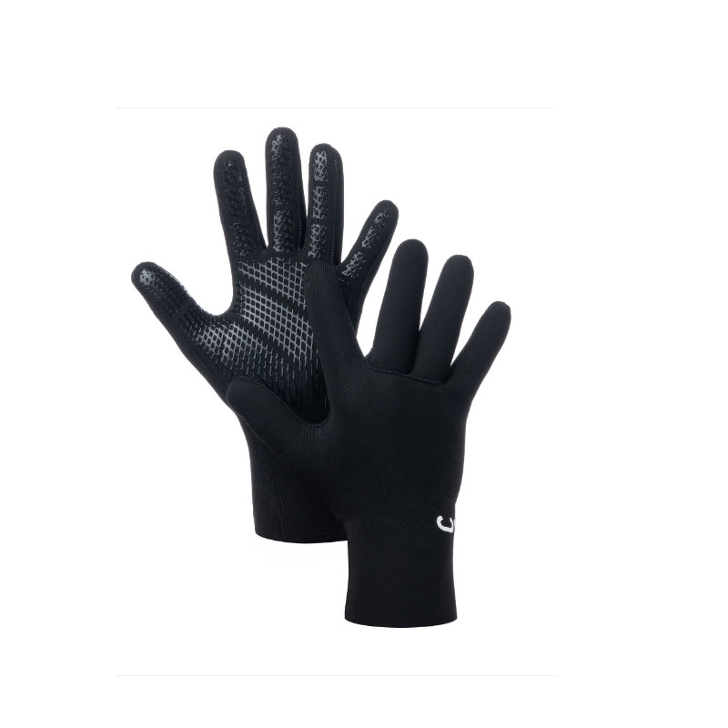 C Skins Gloves 2023 £29.95